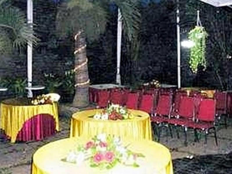 Fora Taman Lingkar Wisma tamu
